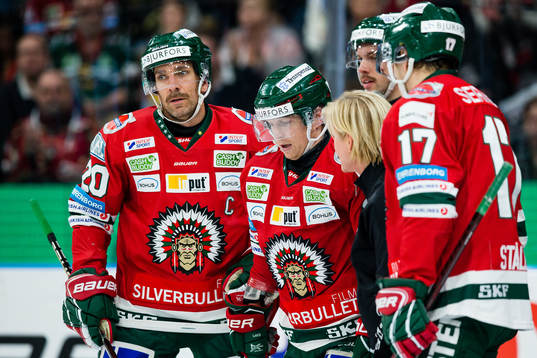 Frölundas Ryan Lasch leds av isen