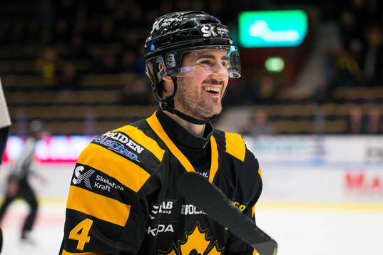 Skellefteås Bud Holloway jublar
