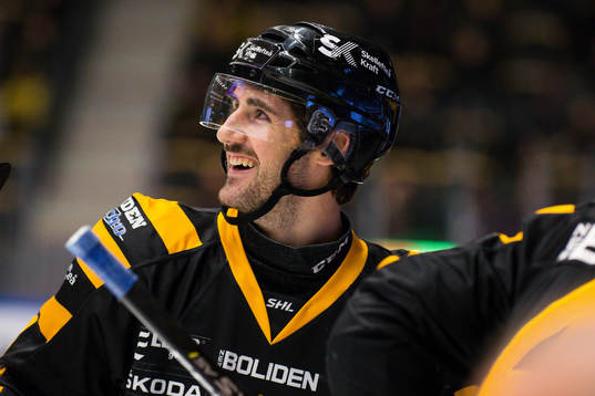 Skellefteås Bud Holloway jublar