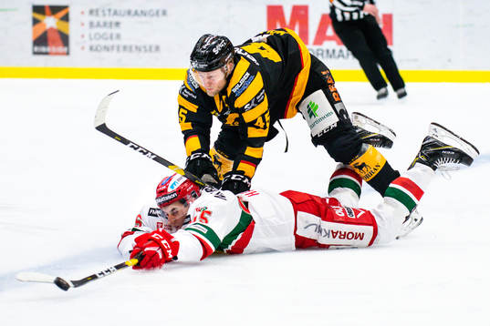 Skellefteås Oscar Möller och Moras Michael Haga
