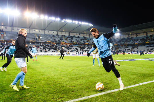 Oscar Lewicki and Markus Rosenberg of Malmö FF