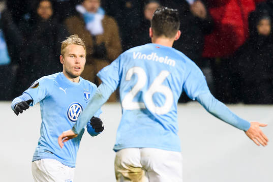 Oscar Lewicki of Malmö FF celebrates