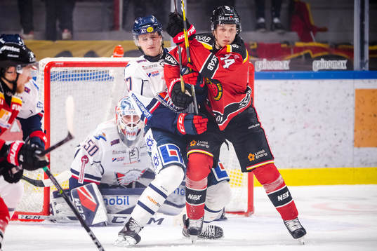 Luleås Jonas Berglund och Linköpings Adam Ginning