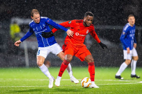 Matti Lund Nielsen of Sarpsborg 08 and Cyle Larin of