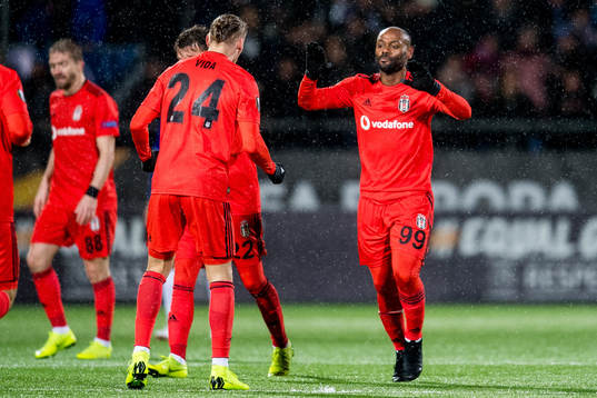 Vagner Silva De Souza Love of Besiktas celebrates with