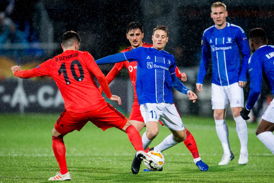 Oguzhan Özyakup of Besiktas and Kristoffer Zachariassen of
