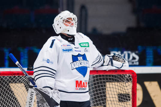 Karlskogas målvakt Henrik Lundberg deppar