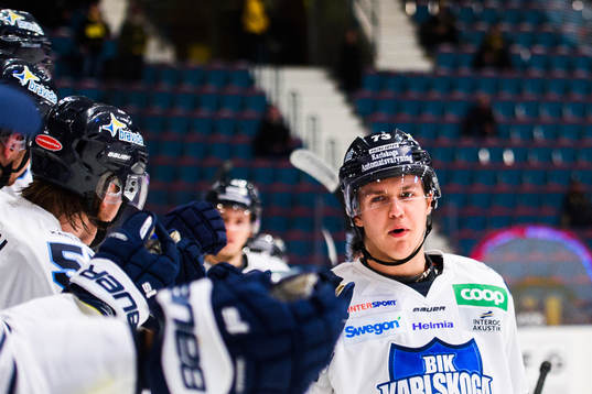 Karlskogas Oliver Eklind jublar