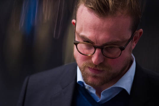 s assisterande tränare Jeff Jakobs deppar