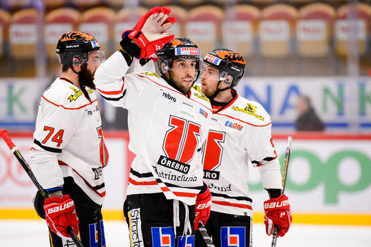 Örebros Aaron Palushaj jublar