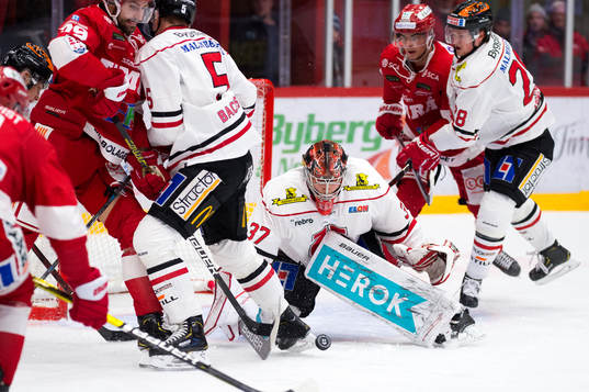 Örebros målvakt Eero Kilpeläinen