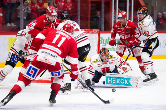Örebros målvakt Eero Kilpeläinen