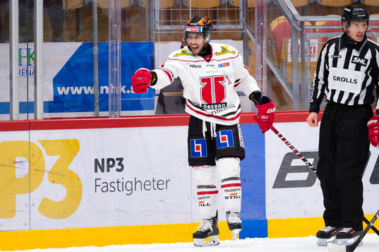 Örebros Aaron Palushaj reagerar