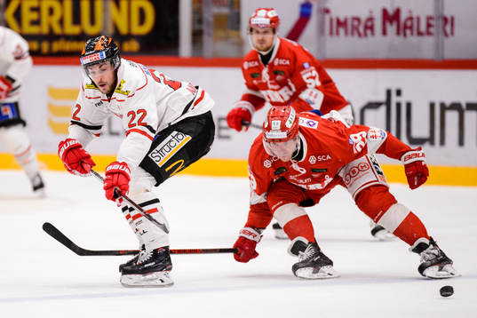 Örebros Jonathan Andersson och Timrås Morten Madsen