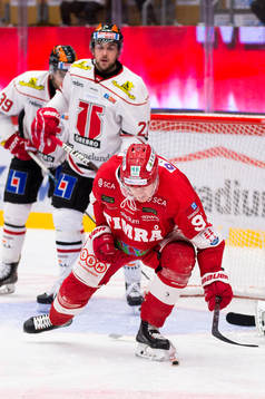 Timrås Filip Hållander jublar