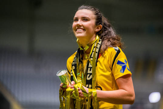 Ingrid Syrstad Engen of LSK Kvinner celebrates