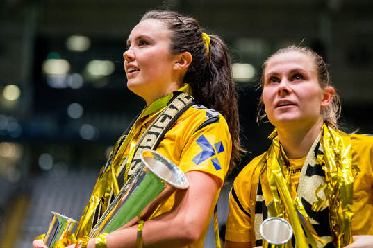 Ingrid Syrstad Engen and Emilie Bosshard Haavi of LSK