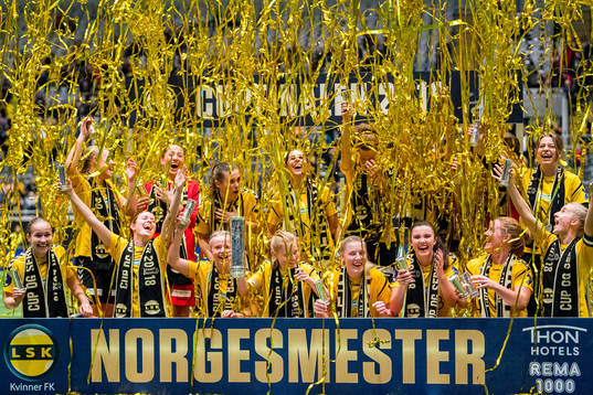 Guro Reiten, Isabell Bachor, goalkeeper Cecilie