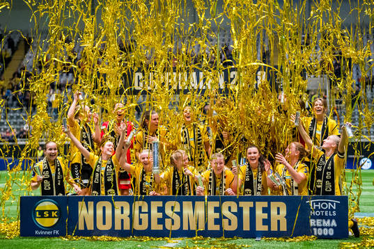 Guro Reiten, Isabell Bachor, goalkeeper Cecilie
