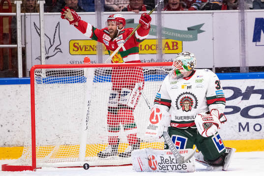 2-0 bakom Frölundas målvakt Johan Gustafsson MorasAndrew