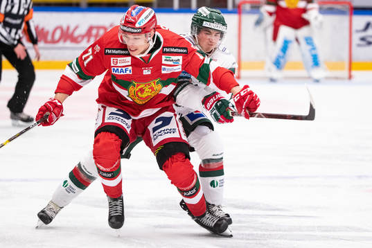 Moras Marek Daloga och Frölundas Joel Mustonen