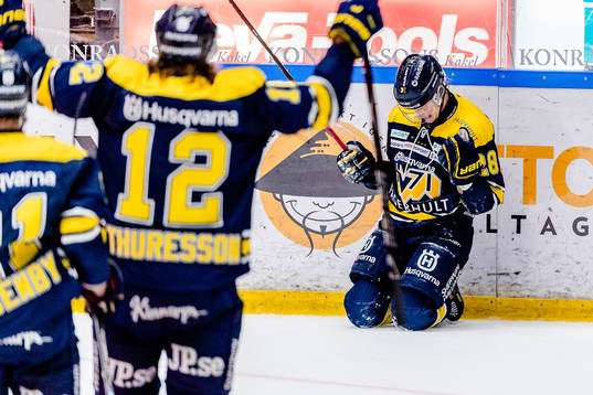 s Anton Bengtsson jublar