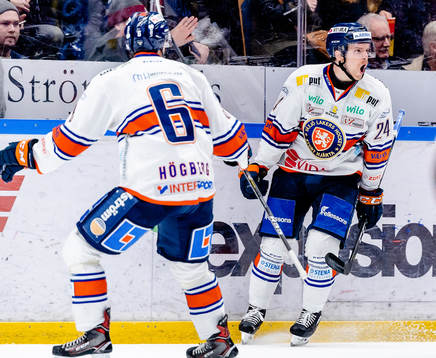 Växjös Brendan Shinnimin jublar