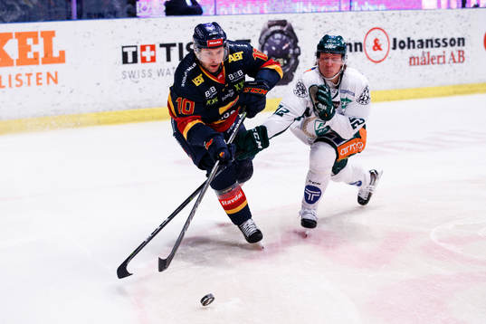 Djurgårdens Niclas Bergfors och Färjestads Jesper Olofsson