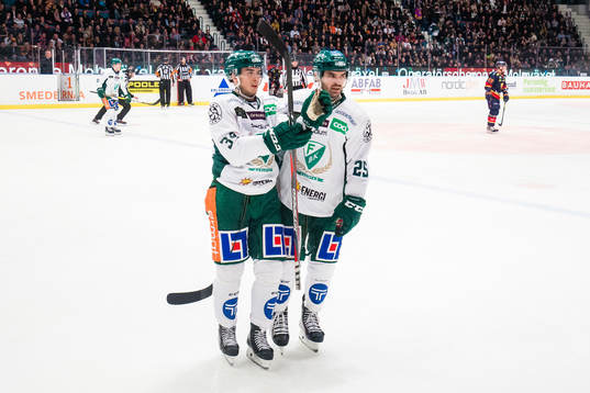 Färjestads Oskar Steen och Martin Johansson deppar