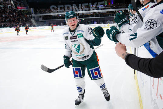 Färjestads Fabian Zetterlund jublar