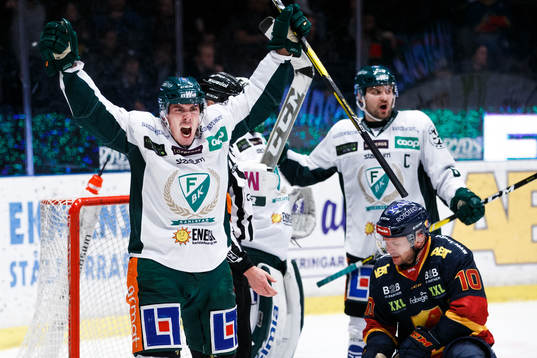 Färjestads Sebastian Erixon jublar
