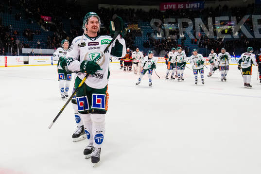 Färjestads Linus Johansson jublar