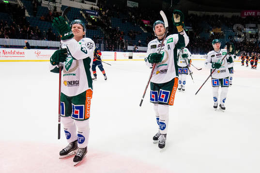 Färjestads Daniel Viksten och Johan Ryno jublar