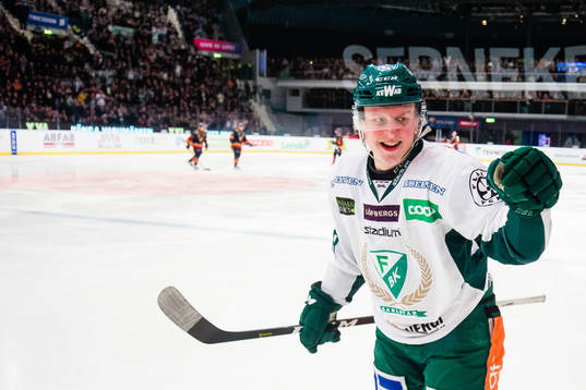 Färjestads Fabian Zetterlund jublar
