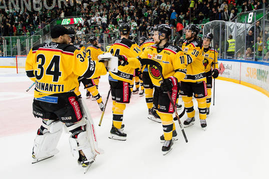Luleås spelare jublar