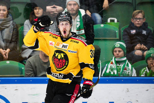 Luleås Emil Larsson jublar