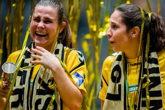 Emilie Bosshard Haavi and Ingrid Moe Wold of LSK Kvinner