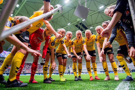 Guro Reiten, Ingrid Syrstad Engen, goalkeeper Cecilie