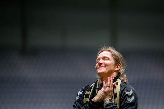 Hege Riise, head coach of LSK Kvinner, celebrates