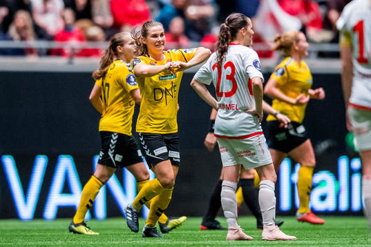 Emilie Bosshard Haavi of LSK Kvinner celebrates