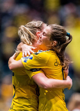 Sophie Roman Haug of LSK Kvinner celebrates with teammate