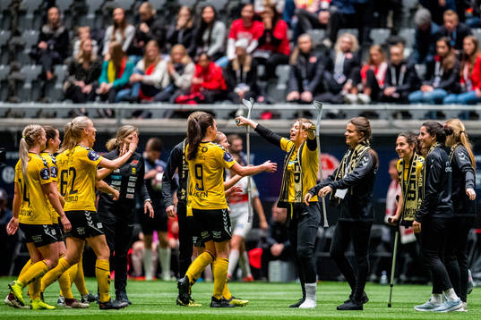 Ingrid Syrstad Engen, Ingrid Kvernvolden and the players of