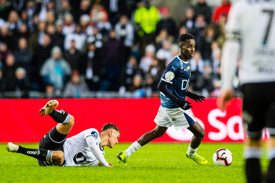 Jonathan Alberto Levi of Rosenborg and Tokmac Nguen of