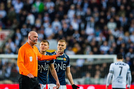 Trond Ivar Døvle, referee, Jonathan Parr and Eirik Ulland