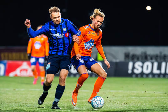 Vadim Demidov of Stabæk and Jørgen Hatlehol of Aalesund