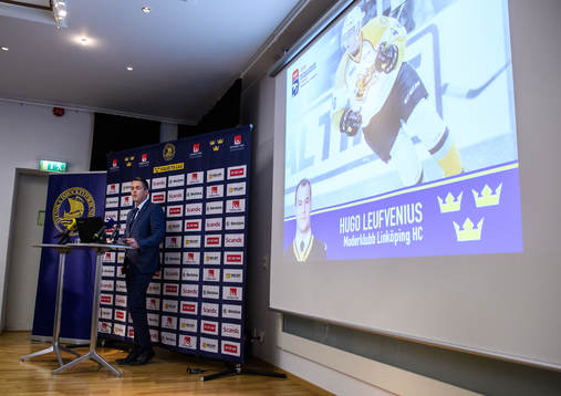 Sveriges förbundskapten Tomas Montén presenterar Hugo