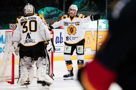 Skellefteås målvakt Gustaf Lindvall och Bud Holloway