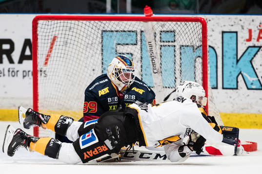 Djurgårdens målvakt Adam Reideborn och Skellefteås Bud