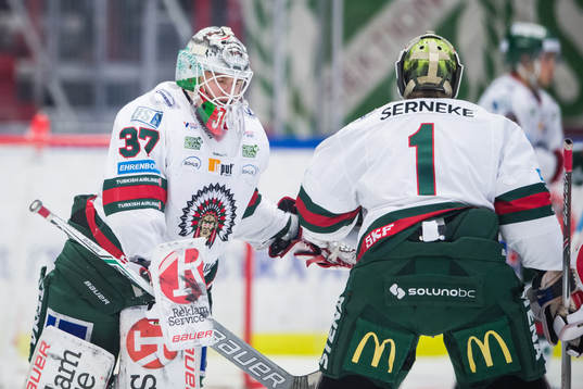 Frölundas målvakt Johan Gustafsson blir utbytt, in kommer