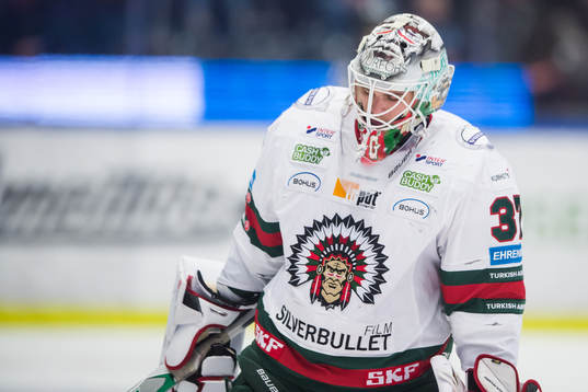 Frölundas målvakt Johan Gustafsson deppar